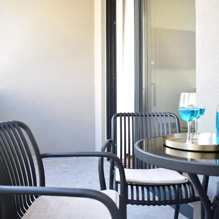 Apartment Luxe Central With Private Parking****