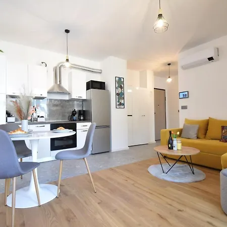 Luxe Central With Private Parking**** דירה *