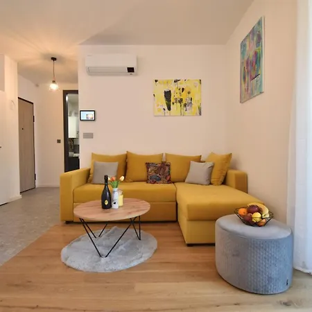 Apartment Luxe Central With Private Parking****