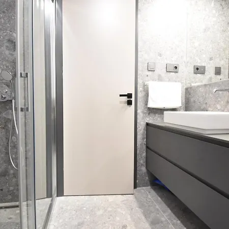 Luxe Central With Private Parking**** Apartment *
