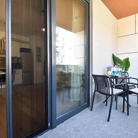 Luxe Central With Private Parking**** Apartment Pula