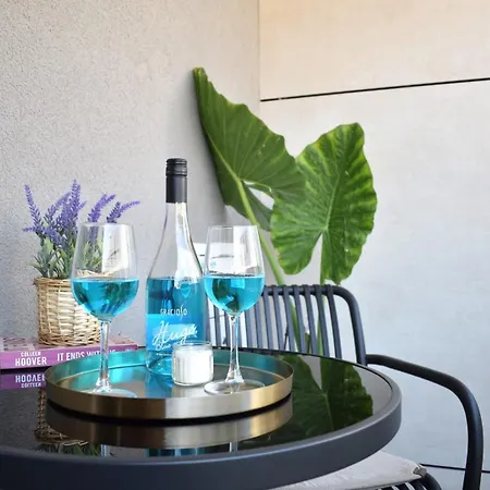Apartment Luxe Central With Private Parking****