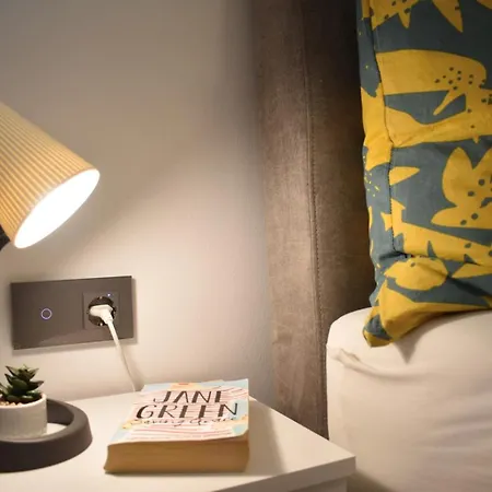 Apartamento Luxe Central With Private Parking****
