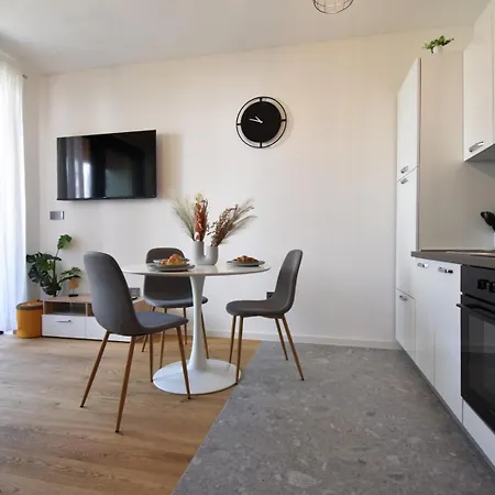 Daire Luxe Central With Private Parking****