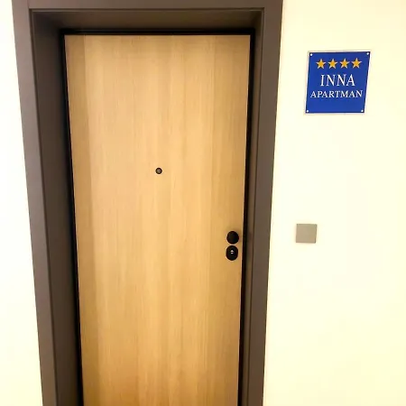 Luxe Central With Private Parking**** * Пула