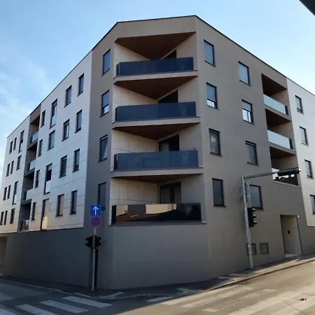 Luxe Central With Private Parking**** Пула